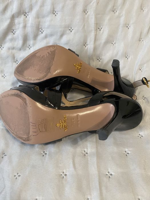 Чорні туфлі Prada made in Italy