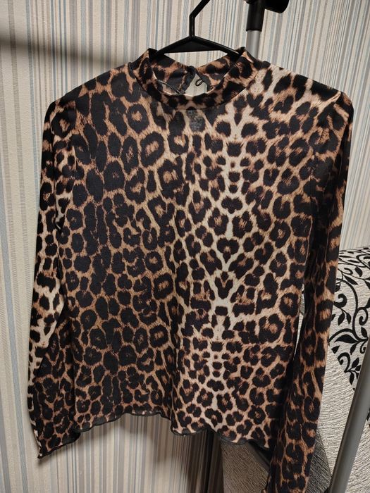 Кофточка на девочку новая