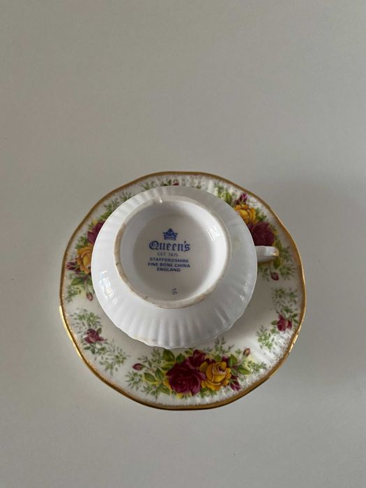 Chávena chá Queen’s Staffordshire