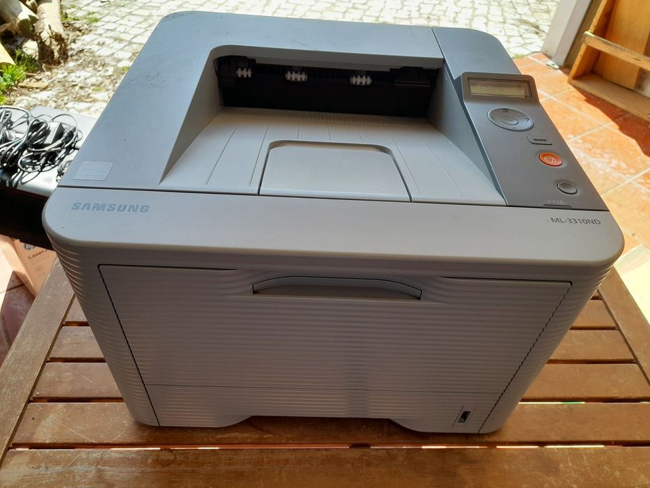 4 impressoras HP e 1 samsung