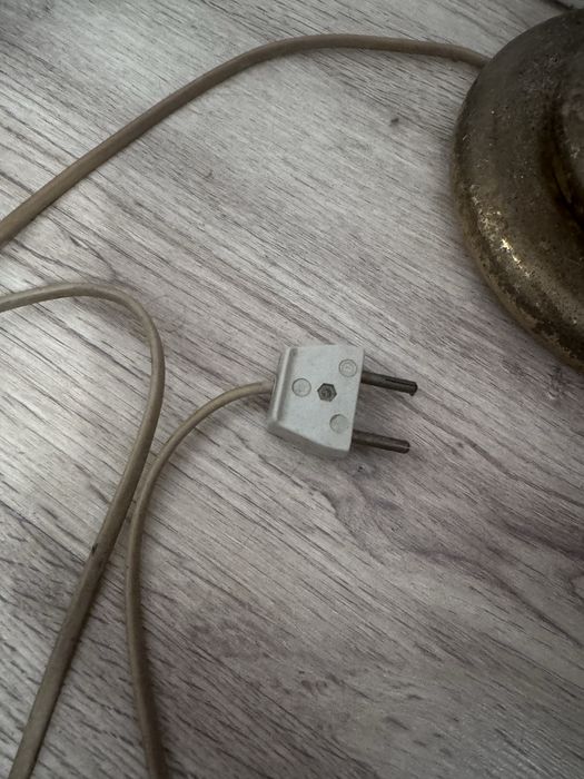 Vintage retro  stojaca mosiężna lampa zlota