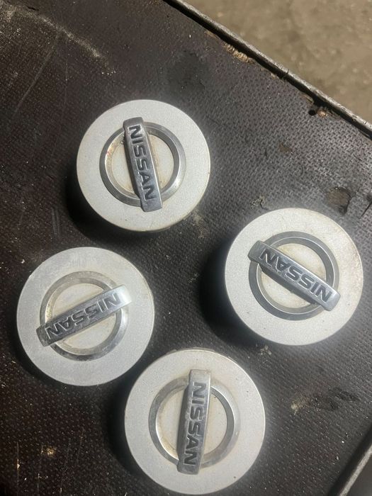 dekielek znaczek kół 70mm nissan navara d40