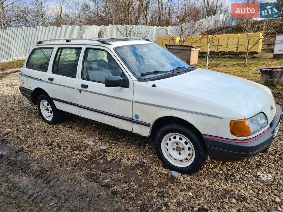 Продається авто Ford Sierra.