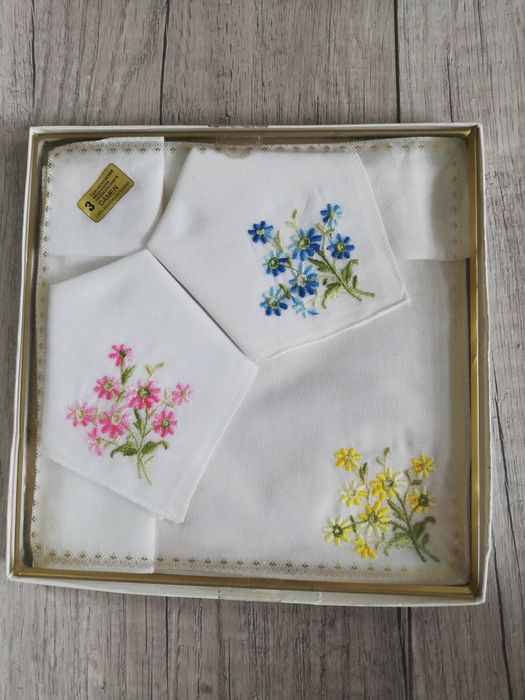 Chusteczki haftowane 3 szt