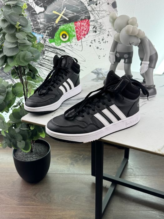 Кросівки шкіряні Adidas Hoops 38.5 розмір Е15011