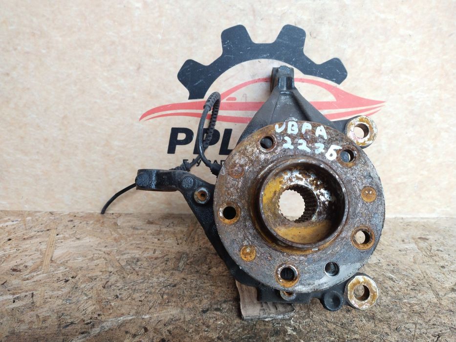 Jeep Renegade 2014- цапфа ступица поворотный кулак передний правый