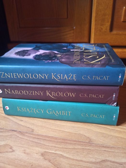 Książęcy gambit, Narodziny królów, Zniewolony książę