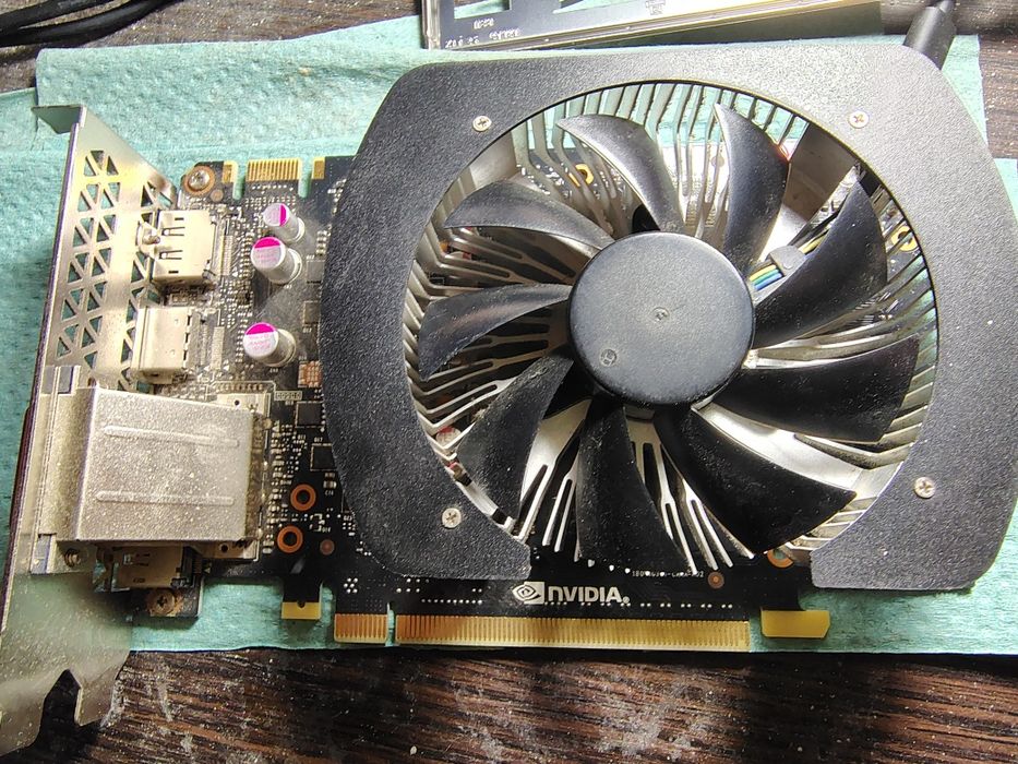 Комплекты Материнская плата + процессор + память AMD FX8320 A10 6700 A8 7600 A6 6400 + Видеокарты