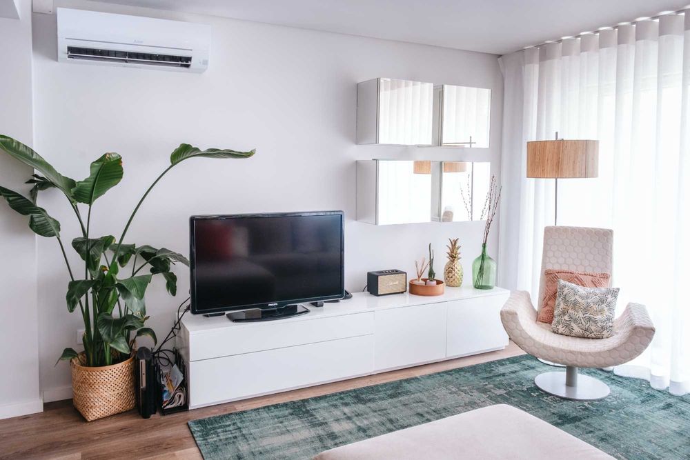 Cubo madeira com revestimento exterior a vidro espelhado