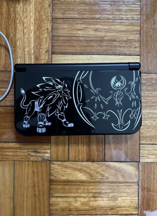 Nintendo 3DS XL Solgaleo Lunala IPS Complete