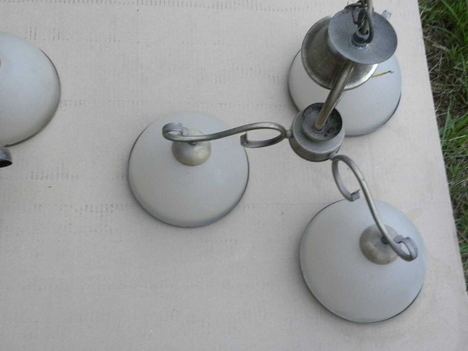 Żyrandol plus dwie lampy na ściane