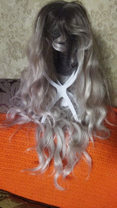 Парики,  шиньоны, хвосты