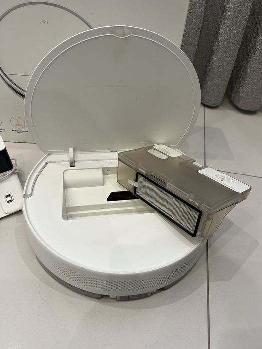 Робот Пилосос / Робот Пылесос Xiaomi Roborock Vacuum-Mop Essential