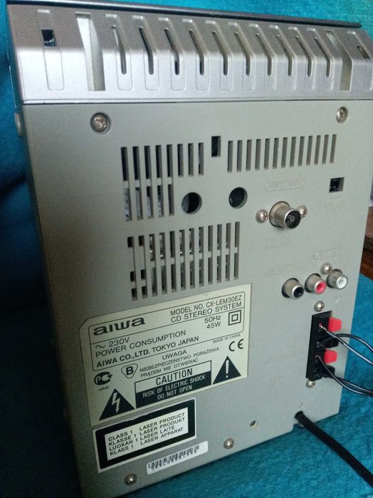 музыкальный центр Aiwa с родными колонками CD в подарок (хорошее состояние)