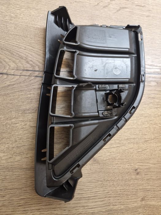 Решітки протитуманної фари (глянцеві) VW ID4  11G807820A, 11G807819A