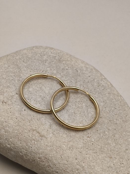 Złote kolczyki kółka