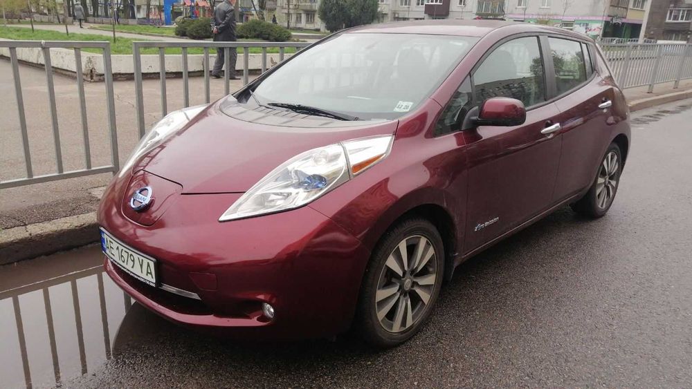 аренда nissan leaf 2015 24квт 4900 грн 2016 30квт 5600 грн неделя