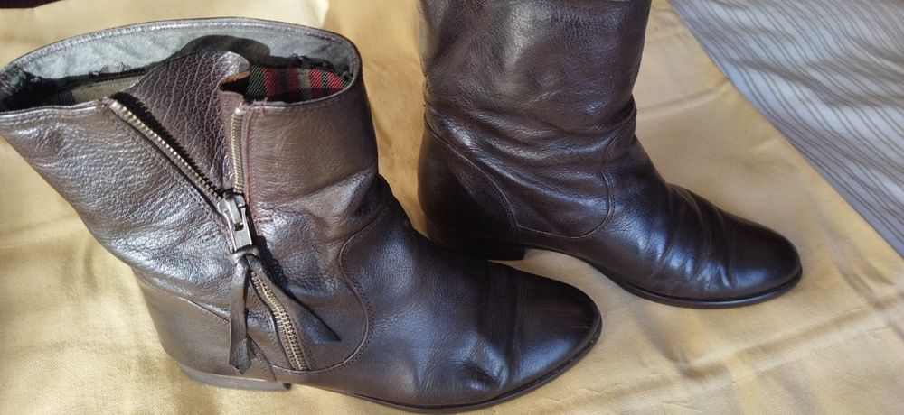 Botas e botins 39 e 35