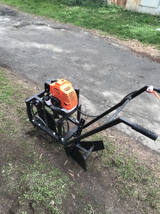 Продам мотопідгортач, мотоокучник.  Ціна без двигуна і окучника (рала)