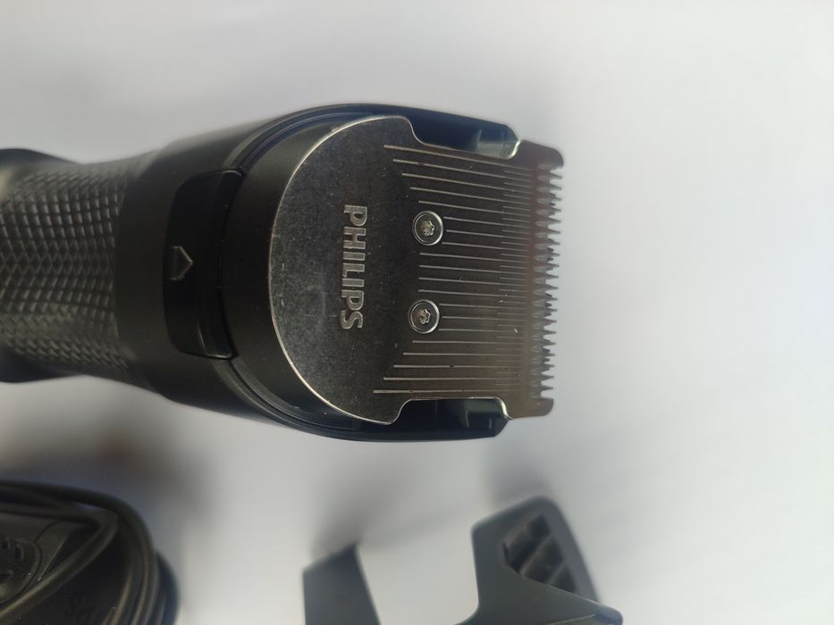 Продам машинку для стрижки Philips HC3520