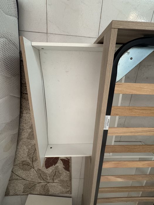 Sommier com estrado e gavetas