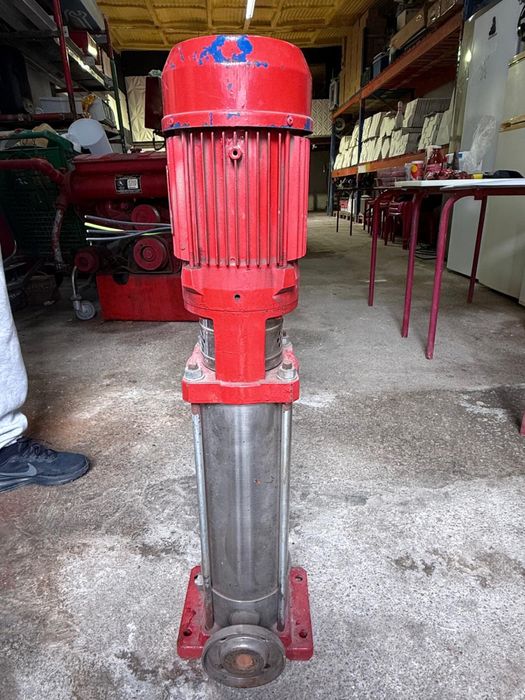 Bomba Multistagio Vertical LOWARA 1,5kW trifásica- INOX