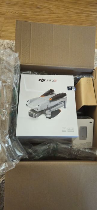 Dji Air 2S Selado caixa - Fly More Combo