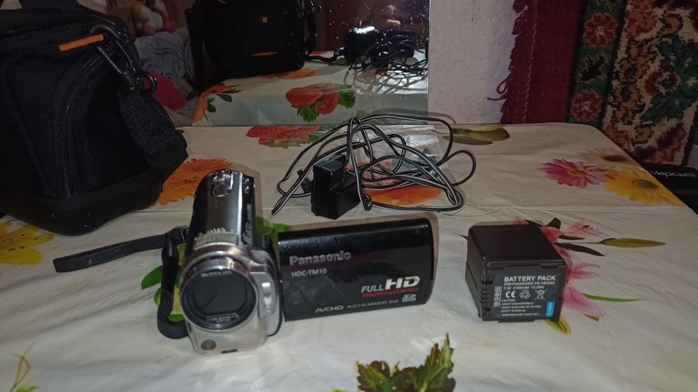Видеокамера Panasonic TM 10