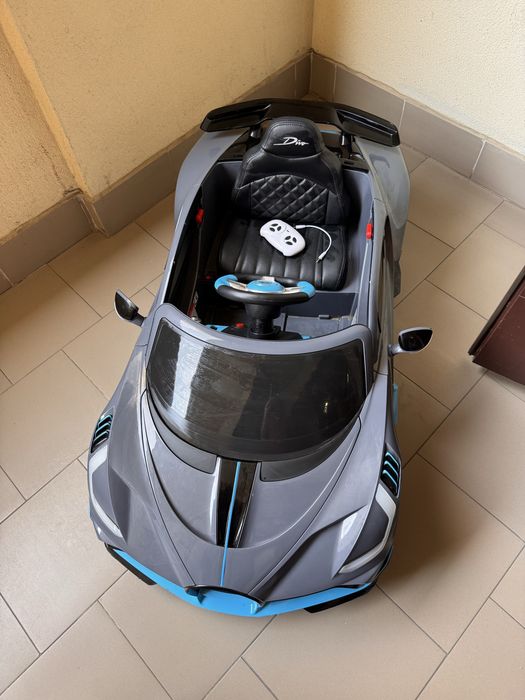 Дитячий електромобіль BUGATTI