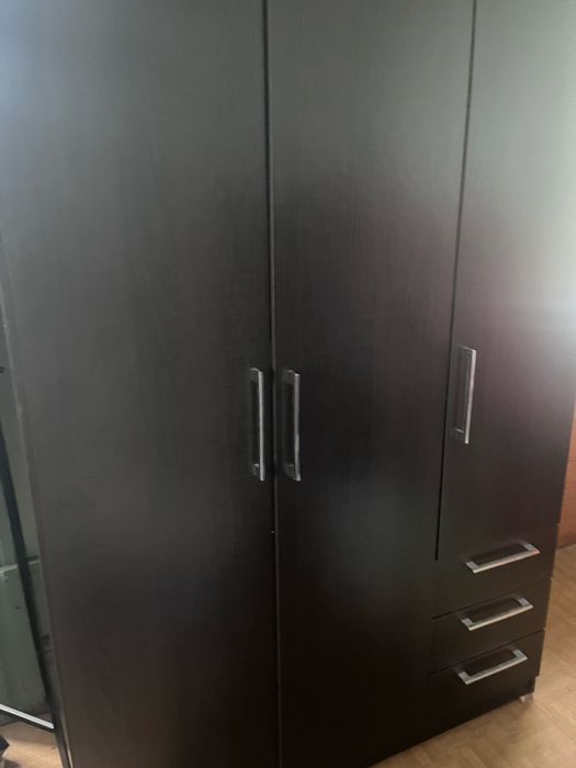Guarda vestidos castanho escuro