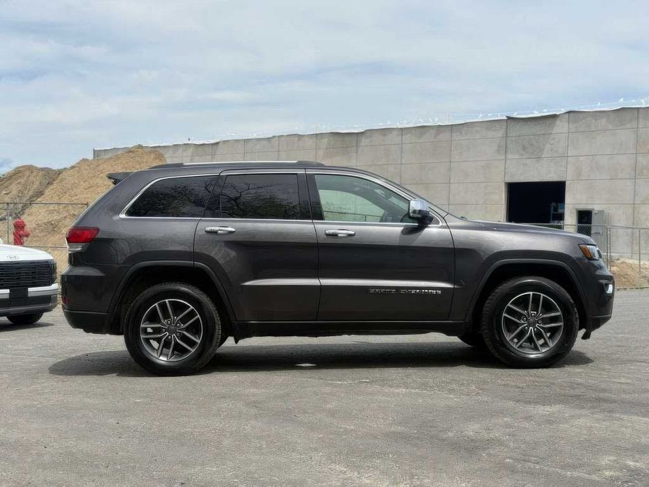 Jeep Grand Cherokee      2020