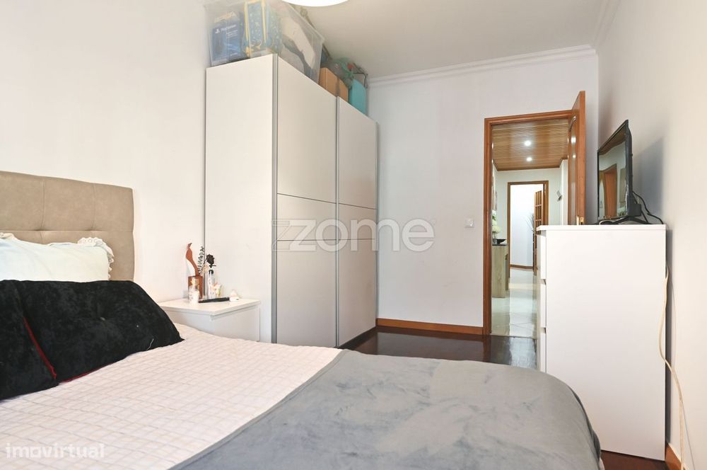 Apartamento T3 com parqueamento | Urbanização da Cavaleira, Algueir...