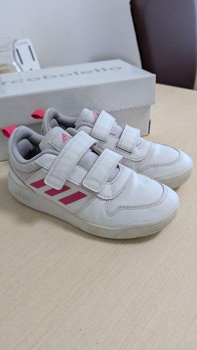 Оригінальні кросівки Adidas на дівчинку 33 розмір