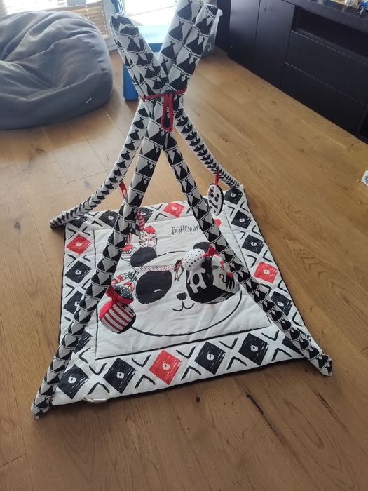 Kontrastowa mata edukacyjna  Babysenses Tipi Boho Panda