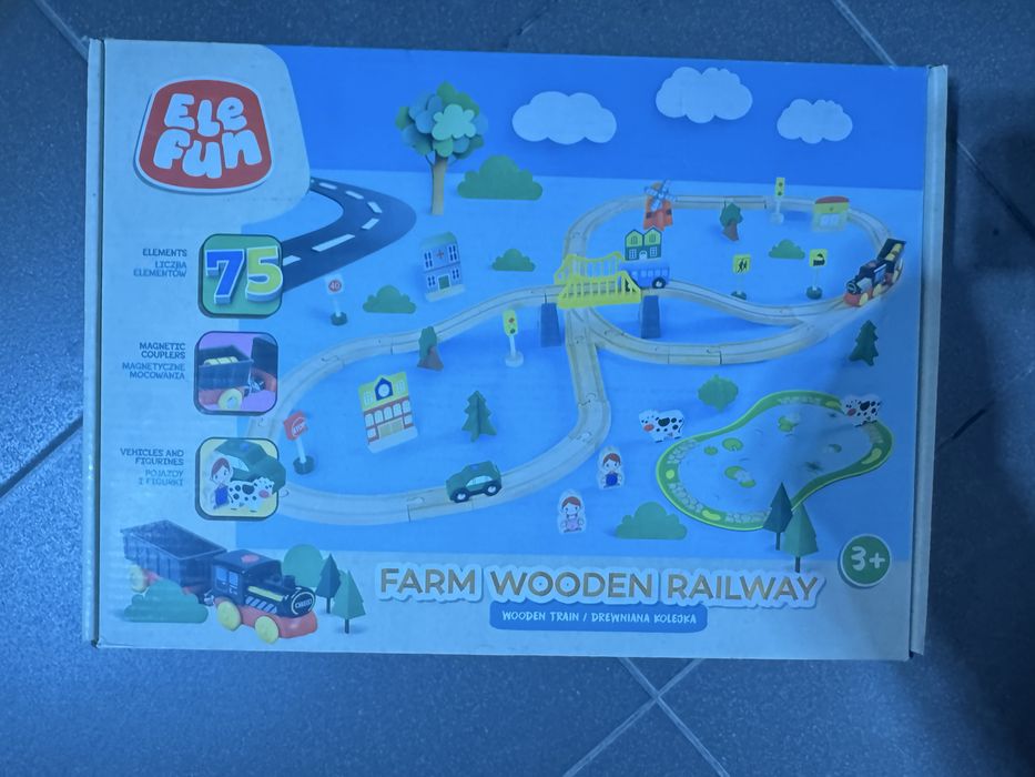 Nowa drewniana kolejka FARM Wooden Railway