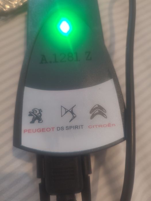 Diagbox (ferramenta de diagnóstico para Peugeot Citroen/DS) com chip completo e portátil dedicado