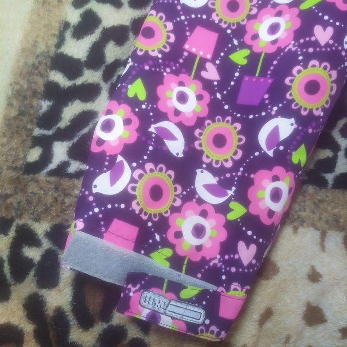 Куртка на дівчину