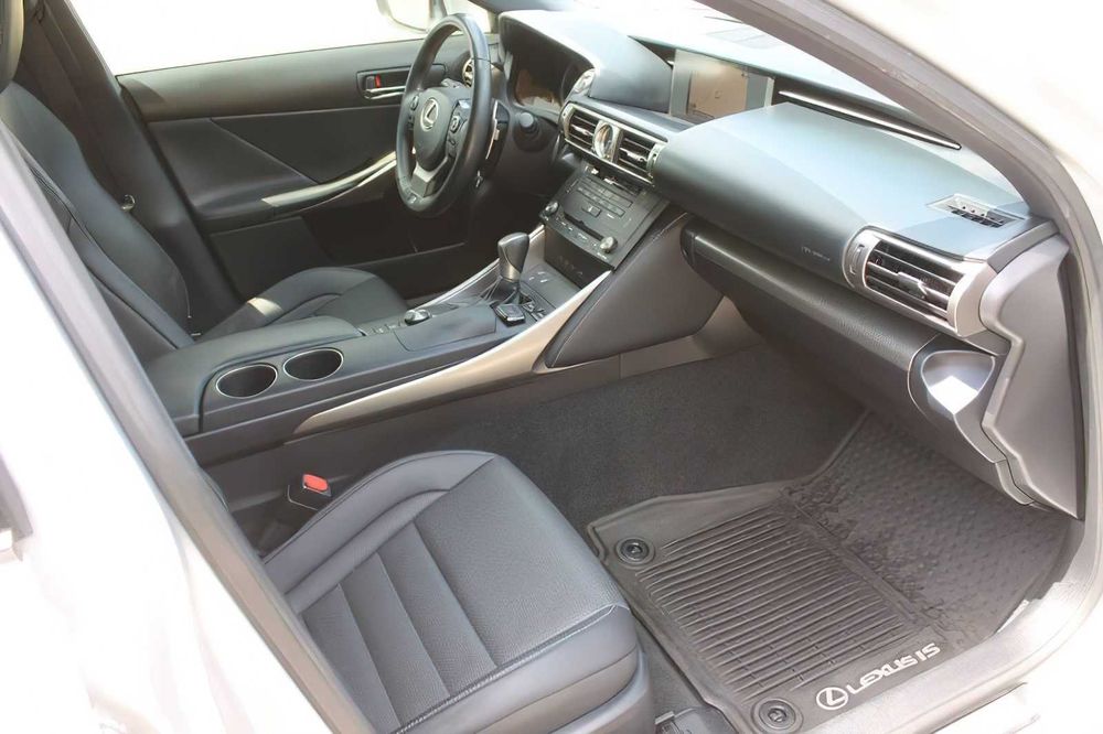 Lexus IS 250 Crafted Line      2015