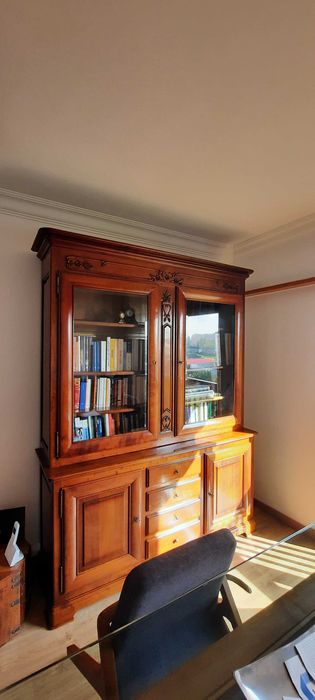 Móvel de sala ou escritório, em cerejeira maciça