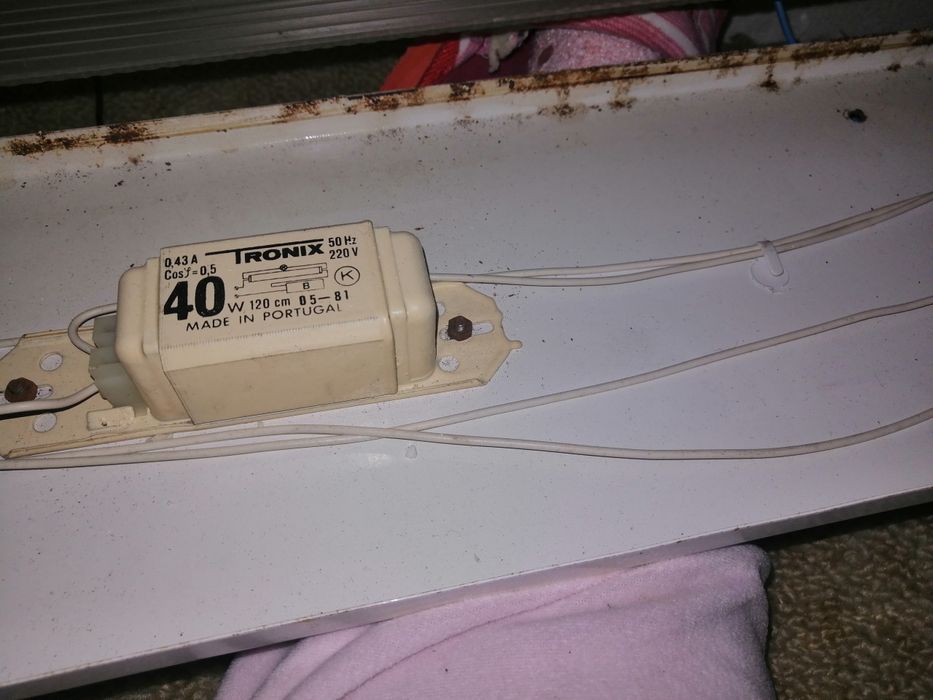 Armação para Lâmpadas fluorescentes