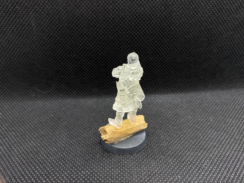 Elf tropiciel, figurka rpg druk 3d, podstawka 25 mm