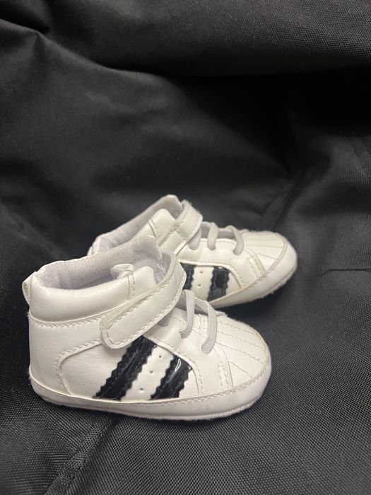 Пінетки для немовлят є різні розміри в каруселі 5шт.