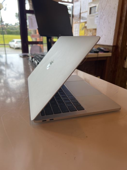 MacBook Pro 2017 i5