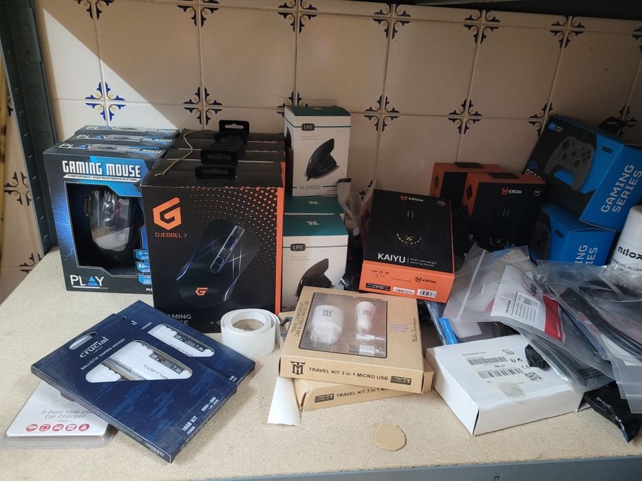 Vendo stock tecnologia e informática