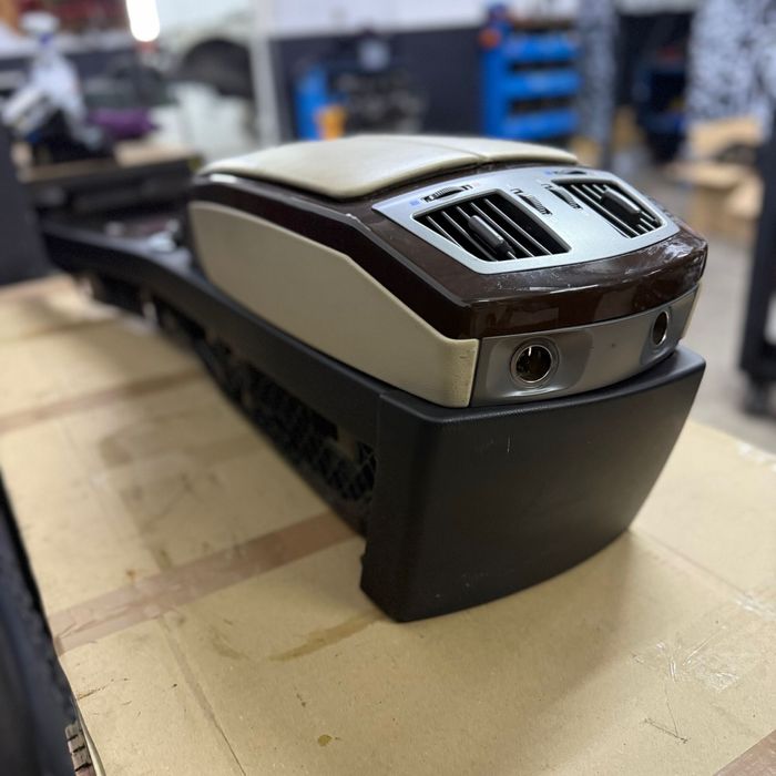 Bmw e65 730i  tunel środkowy schowek podłokietnik cupholder dekor
