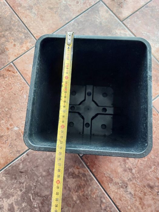 Doniczka produkcyjne kwadrat