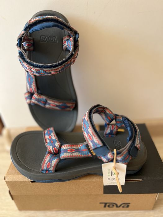 Продам босоніжки фірмові TEVA, розмір  31. Нові