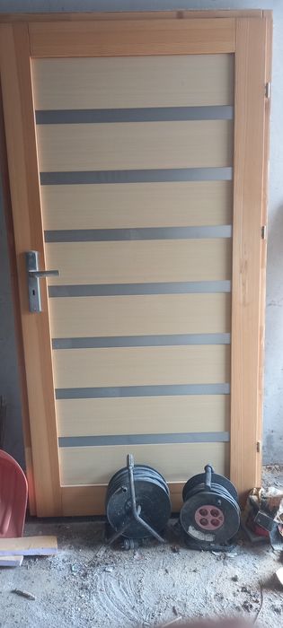 Drzwi wewnętrzne drewniane