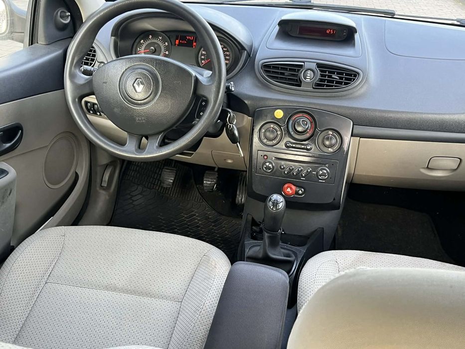 Renault Clio 1.2 klimatyzacja,2 właścicieli,ładne ,2 komplety kół