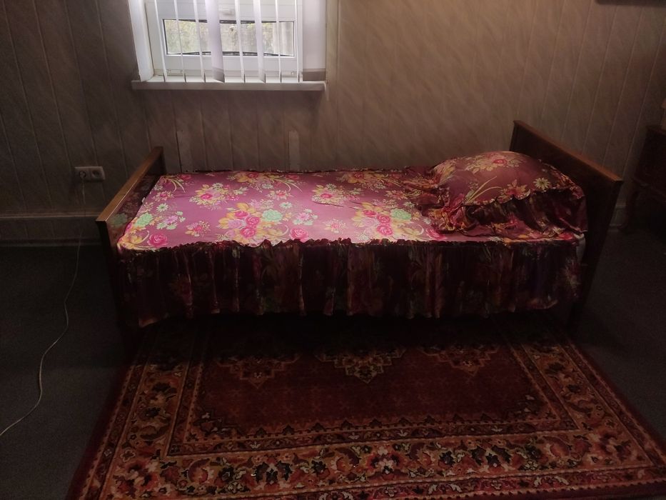 Кровать полуторная